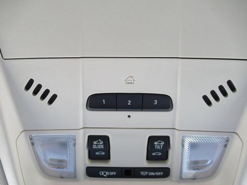 Used 2021 GMC Acadia Denali w/ Denali Technology Package FWD image 31