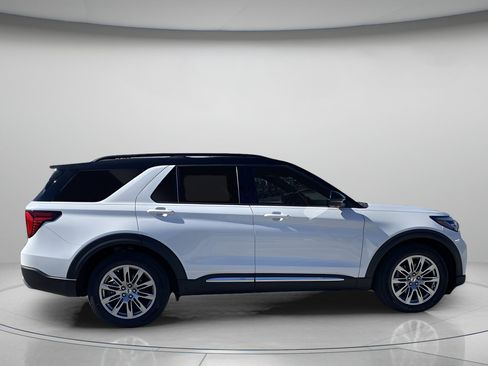 New 2026 Ford Explorer Platinum image 2