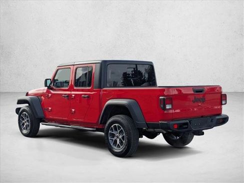Used 2025 Jeep Gladiator Sport image 8