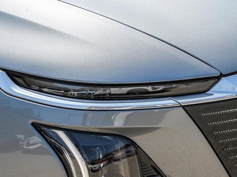 Used 2026 Cadillac Vistiq Luxury image 8