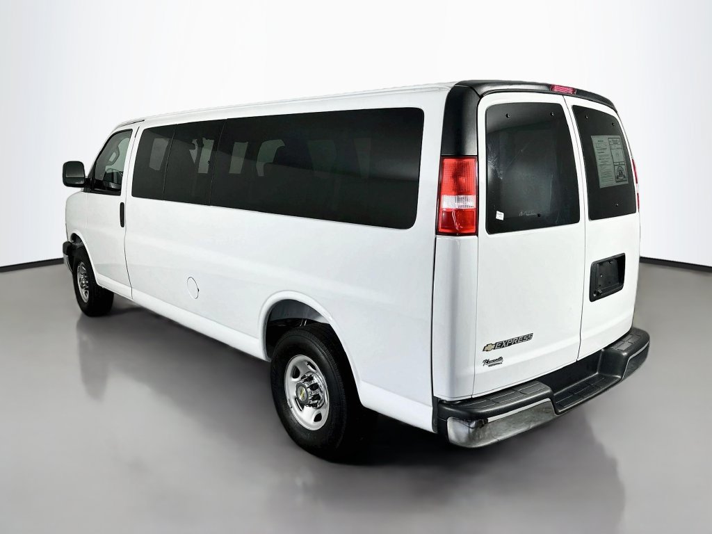 Used 2025 Chevrolet Express 3500 LT w/ LT Preferred Equipment Group RWD image 5