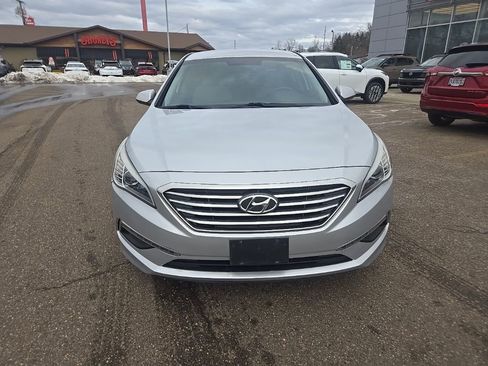 Used 2015 Hyundai Sonata SE w/ Option Group 09 image 2
