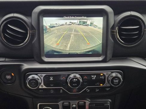 Used 2021 Jeep Wrangler Unlimited Sahara image 17