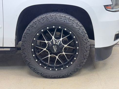 Used 2019 Chevrolet Tahoe Premier w/ Premier Plus Edition AWD/4WD image 4