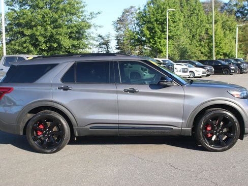 Used 2022 Ford Explorer ST w/ Equipment Group 401A AWD/4WD image 8