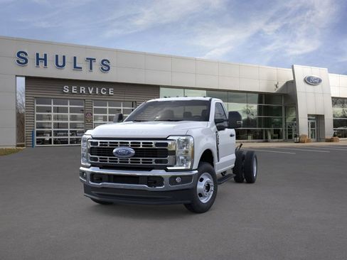 New 2026 Ford F350 XL w/ XL Chrome Package image 2