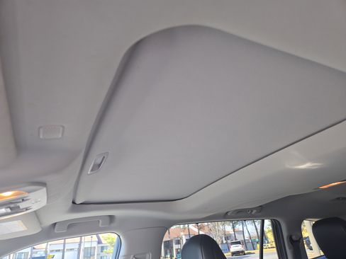 Used 2022 Toyota Highlander XLE image 20