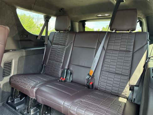 Used 2022 Cadillac Escalade ESV Sport Platinum AWD/4WD image 23