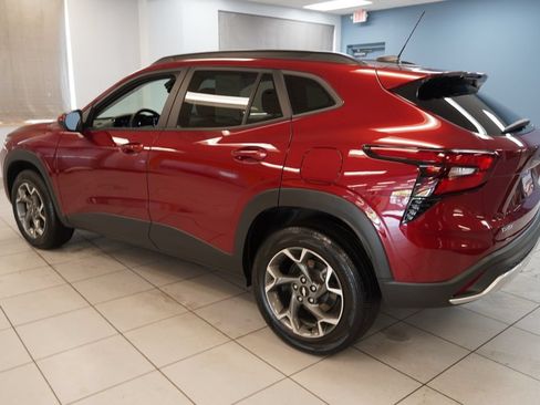 Used 2025 Chevrolet Trax LT w/ Driver Confidence Package FWD image 6