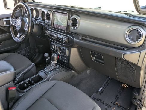 Used 2022 Jeep Wrangler Unlimited Sahara w/ Cold Weather Group AWD/4WD image 29