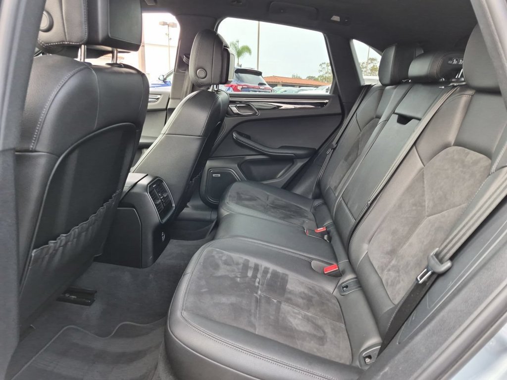 Used 2021 Porsche Macan AWD/4WD image 22