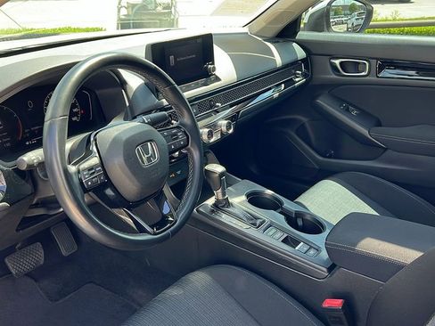 Used 2022 Honda Civic EX image 2