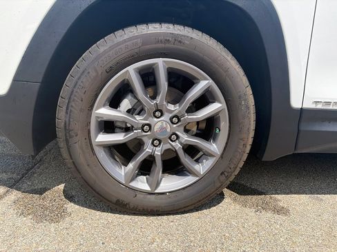 Used 2024 GMC Terrain SLT w/ Infotainment Package II AWD/4WD image 25