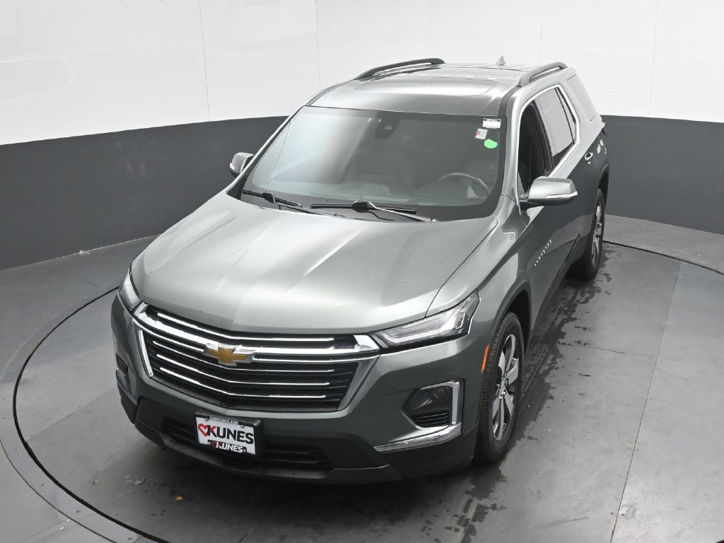 Used 2022 Chevrolet Traverse LT w/ LT Premium Package AWD/4WD image 36