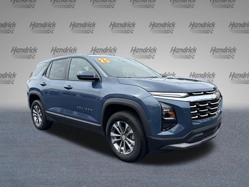 Used 2025 Chevrolet Equinox LT AWD/4WD image 2