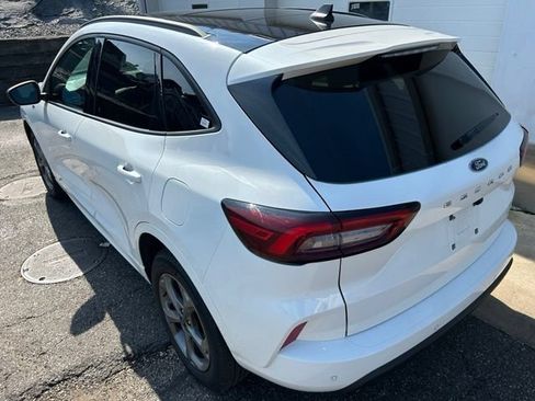 Used 2023 Ford Escape ST-Line w/ Tech Pack #1 AWD/4WD image 4
