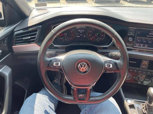 Used 2019 Volkswagen Jetta R-Line FWD image 18