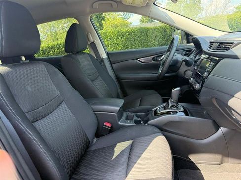 Used 2020 Nissan Rogue SV FWD image 11