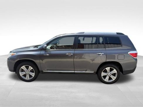 Used 2013 Toyota Highlander Limited AWD/4WD image 23