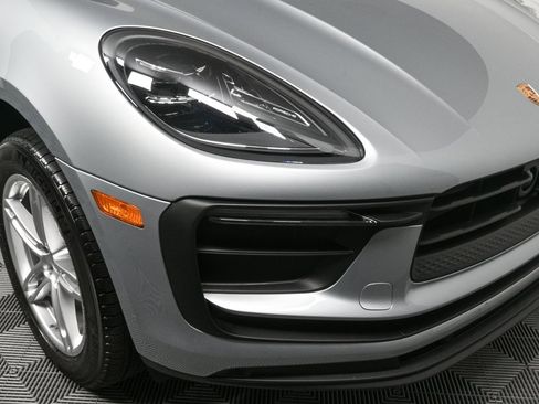 Certified 2025 Porsche Macan image 37
