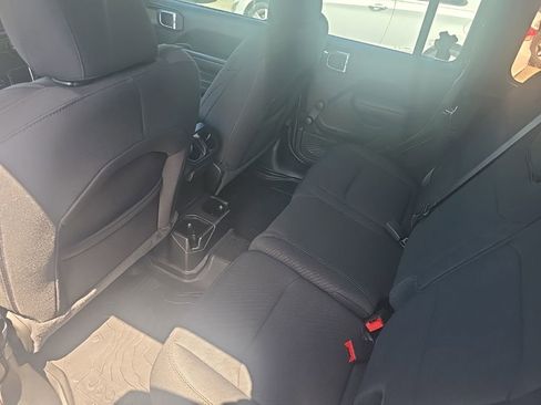 Used 2021 Jeep Wrangler Unlimited Sport AWD/4WD image 11