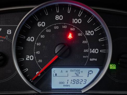 Used 2015 Toyota RAV4 XLE image 38