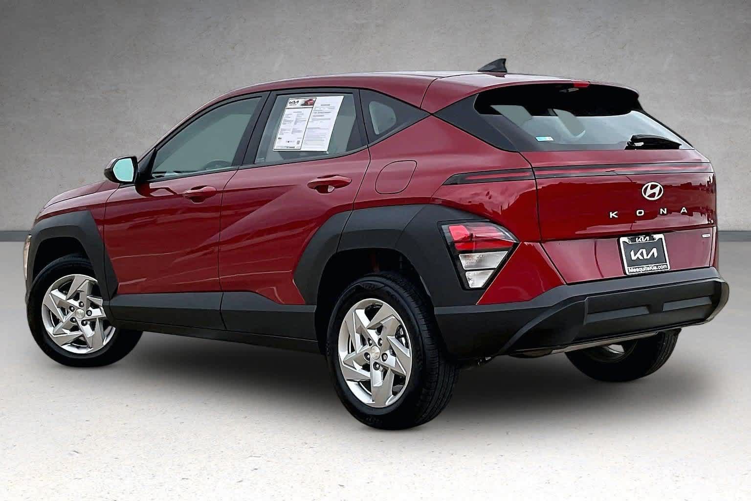 Used 2024 Hyundai Kona SE AWD/4WD image 4