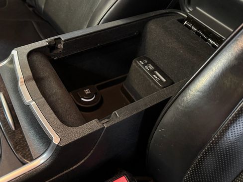 Used 2016 Chrysler 300 C image 20