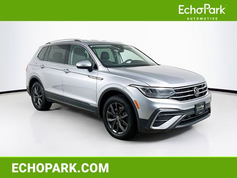 Used 2023 Volkswagen Tiguan SE AWD/4WD image 1