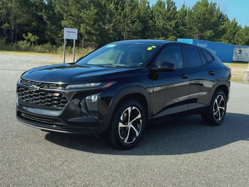 Used 2024 Chevrolet Trax RS w/ Driver Confidence Package FWD image 4