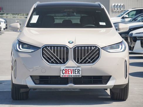 Used 2025 BMW X3 xDrive30i w/ Premium Package image 2