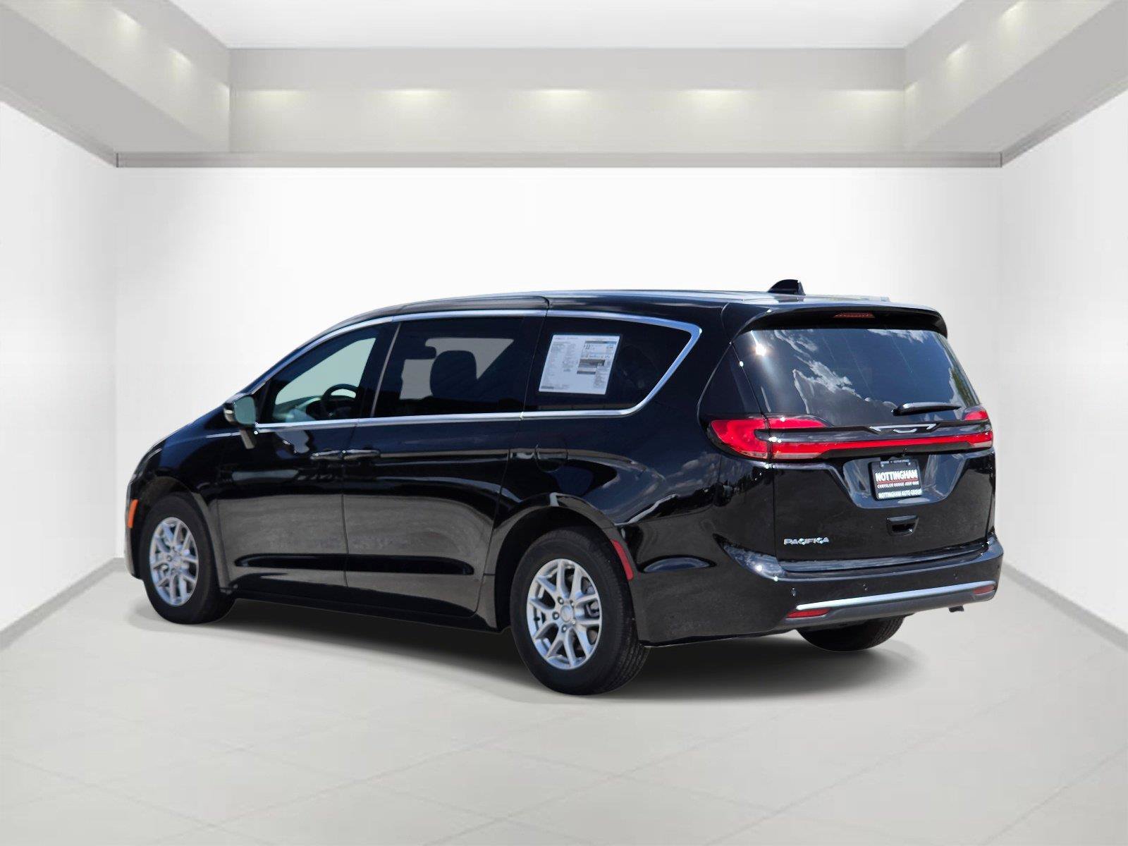 New 2027 Chrysler Pacifica Select FWD image 3