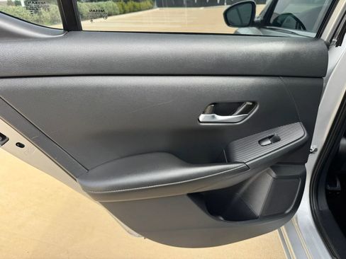 Used 2023 Nissan Sentra SV FWD image 29