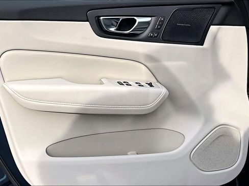 New 2026 Volvo XC60 B5 Ultra w/ Protection Package Premier image 11