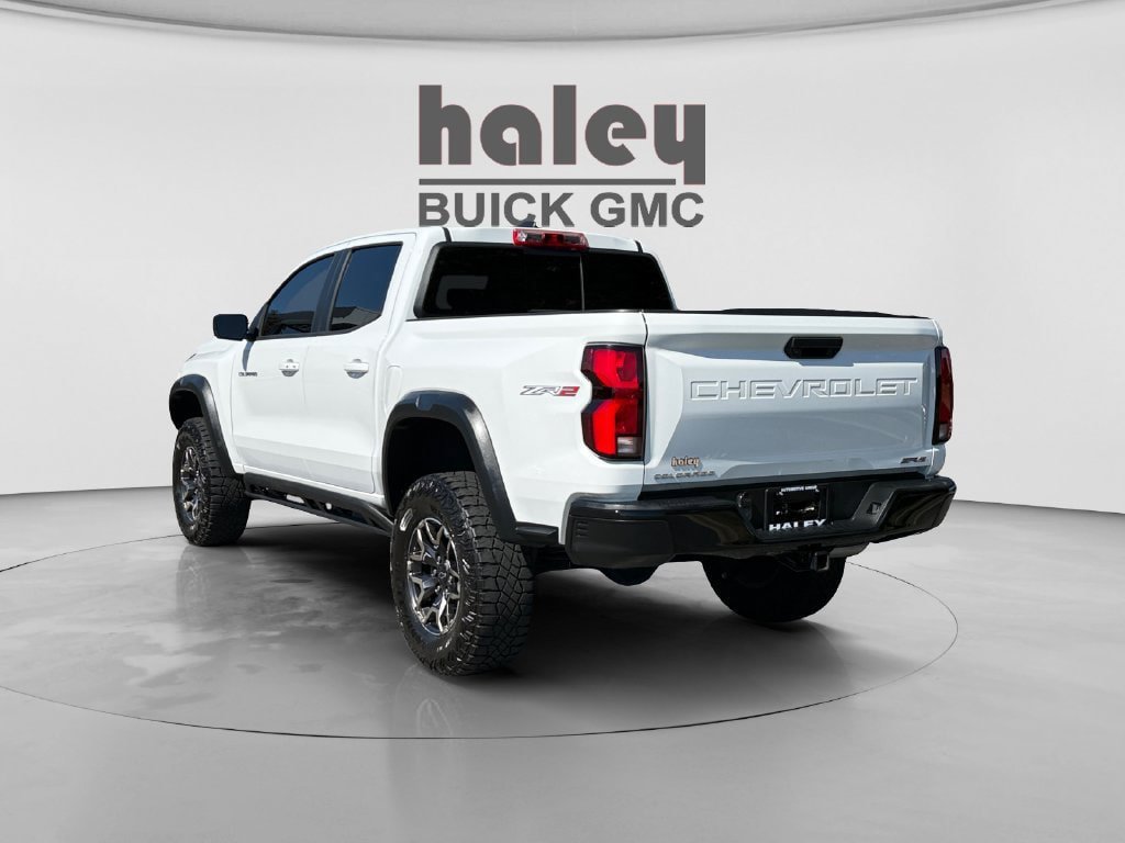 Used 2024 Chevrolet Colorado ZR2 AWD/4WD image 3