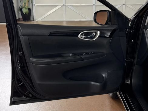 Used 2019 Nissan Sentra SV FWD image 13