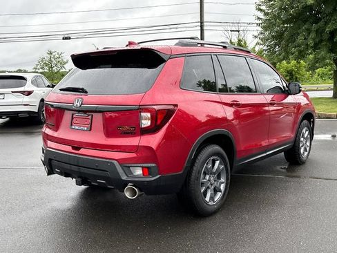 Used 2025 Honda Passport TrailSport image 4