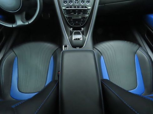 Used 2018 Aston Martin DB11 V12 image 17