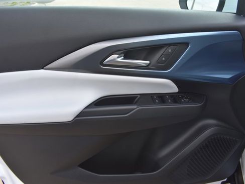 Used 2026 Chevrolet Equinox EV LT image 12