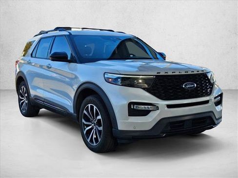 Used 2020 Ford Explorer ST image 3