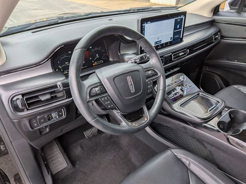 Used 2022 Lincoln Nautilus FWD w/ Premium Package image 30
