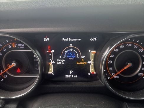 Used 2023 Jeep Gladiator Willys image 4