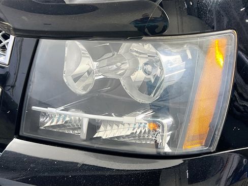 Used 2012 Chevrolet Avalanche LTZ image 10