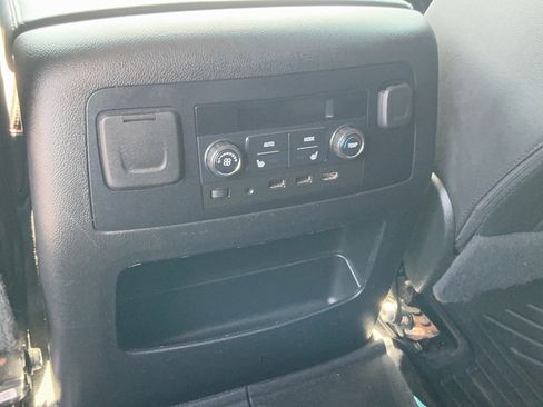 Used 2020 Chevrolet Tahoe Premier w/ Premier 6.2L Value Package RWD image 10