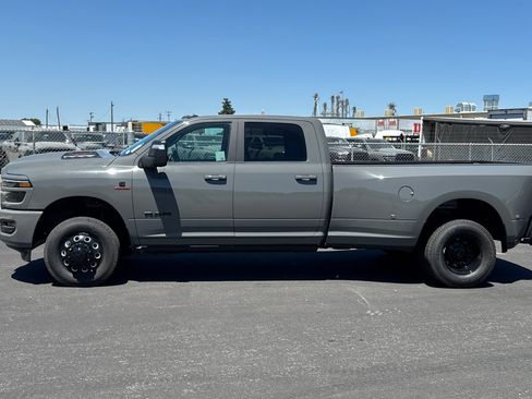 New 2026 RAM 3500 Laramie AWD/4WD image 6