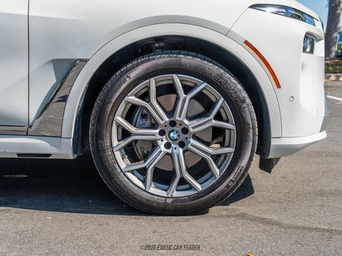 Used 2024 BMW X7 xDrive40i image 54