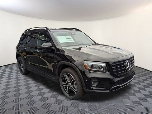 Used 2026 Mercedes-Benz GLB 250 4MATIC image 1
