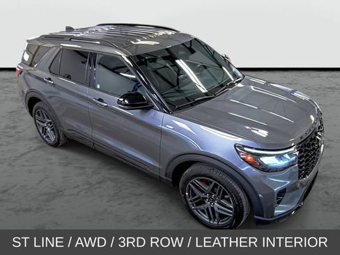 Used 2025 Ford Explorer ST-Line w/ ST-Line Street Pack AWD/4WD image 5