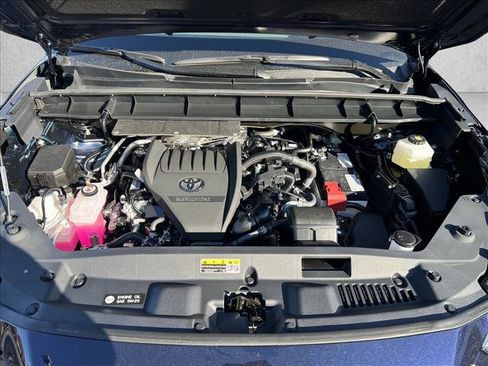 New 2025 Toyota Highlander Limited image 18
