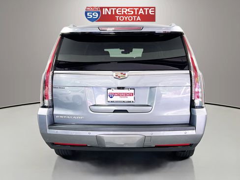 Used 2019 Cadillac Escalade ESV Luxury AWD/4WD image 6